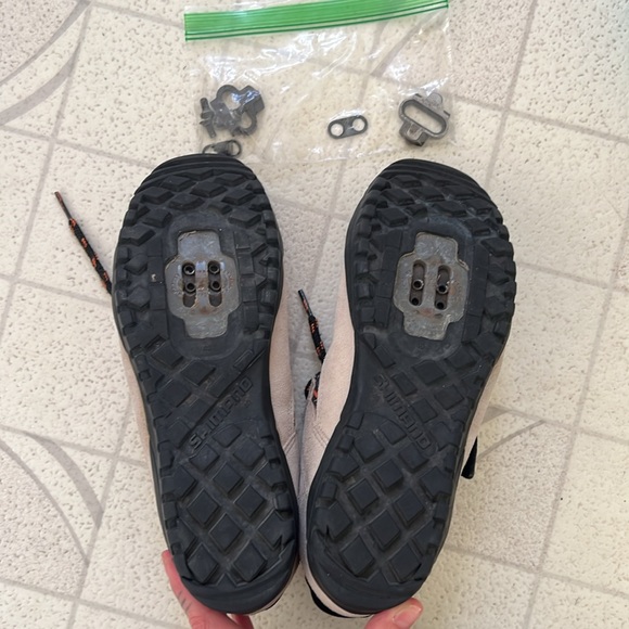 Shimano Cycling Shoes, SH-M036W, Men’s size 7, Women’s 8.5/9 - Picture 2 of 5